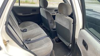 Nissan Sunny 1995-thumb-11