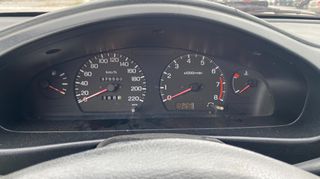 Nissan Sunny 1995-thumb-12