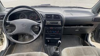 Nissan Sunny 1995-thumb-8