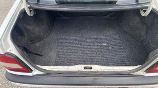 Nissan Sunny 1995-thumb-13