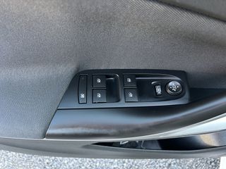 Opel Astra 2020-thumb-10