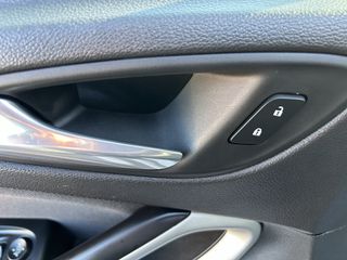Opel Astra 2020-thumb-11