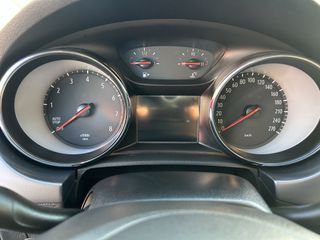 Opel Astra 2020-thumb-16