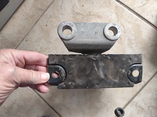 ΒΑΣΗ ΜΗΧΑΝΗΣ OPEL CORSA D-thumb-1