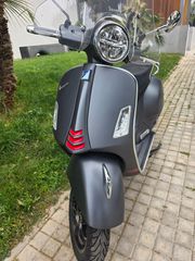 Piaggio Vespa GTS 300 2022 SUPER SPORT-thumb-1