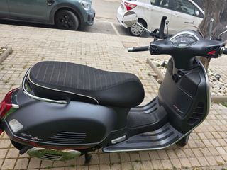 Piaggio Vespa GTS 300 2022 SUPER SPORT-thumb-5