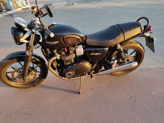 Triumph Street Twin 2017-thumb-3