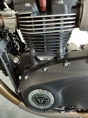 Triumph Street Twin 2017-thumb-17