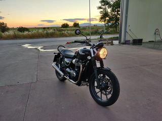 Triumph Street Twin 2017-thumb-26
