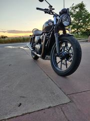 Triumph Street Twin 2017-thumb-28