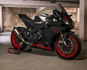 Aprilia RSV4 2019 RR