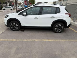 Peugeot 2008 2018 1.2 PURETECH 110 ALLURE-thumb-4