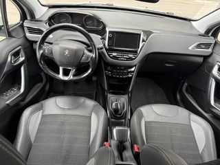 Peugeot 2008 2018 1.2 PURETECH 110 ALLURE-thumb-7