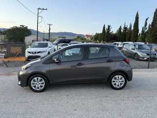 Toyota Yaris 2015-thumb-2