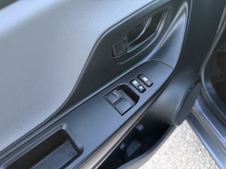 Toyota Yaris 2015-thumb-7