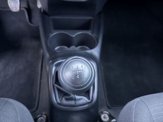 Toyota Yaris 2015-thumb-12