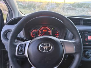 Toyota Yaris 2015-thumb-16