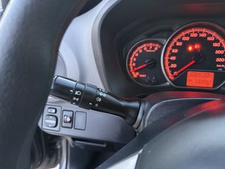 Toyota Yaris 2015-thumb-18