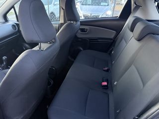 Toyota Yaris 2015-thumb-19