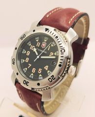 Victorinox Swiss Army Men's Watch - Model 4.566 Quartz Α9086 ΤΙΜΗ 200 ΕΥΡΩ