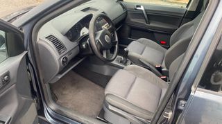 Volkswagen Polo 2005-thumb-9