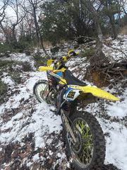Suzuki RM 250 2004-thumb-11