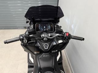 Yamaha TMAX 560 Tech Max 2023-thumb-10