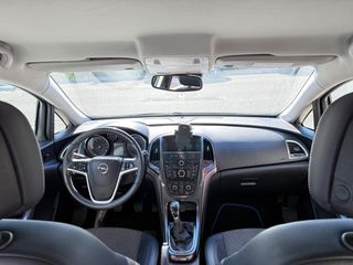 Opel Astra 2013 J TURBO-thumb-5