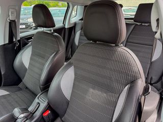 Peugeot 2008 2018 1.2 PURETECH ALLURE-thumb-36