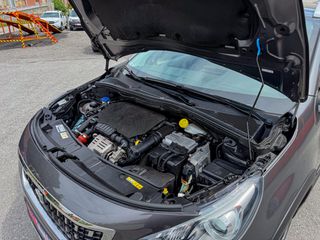 Peugeot 2008 2018 1.2 PURETECH ALLURE-thumb-41