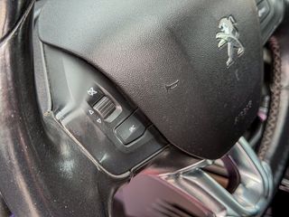 Peugeot 2008 2018 1.2 PURETECH ALLURE-thumb-20