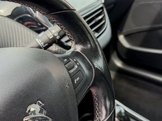 Peugeot 2008 2018 1.2 PURETECH ALLURE-thumb-21