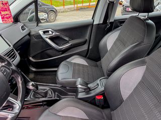 Peugeot 2008 2018 1.2 PURETECH ALLURE-thumb-35