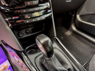 Peugeot 2008 2018 1.2 PURETECH ALLURE-thumb-28