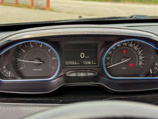Peugeot 2008 2018 1.2 PURETECH ALLURE-thumb-16