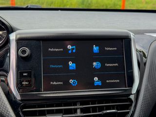 Peugeot 2008 2018 1.2 PURETECH ALLURE-thumb-18