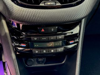 Peugeot 2008 2018 1.2 PURETECH ALLURE-thumb-33