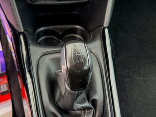 Peugeot 2008 2018 1.2 PURETECH ALLURE-thumb-29