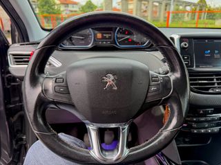 Peugeot 2008 2018 1.2 PURETECH ALLURE-thumb-13