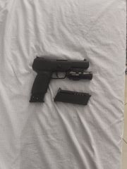FN Herstal Five-seveN 5-7 GBB - Black - Cybergun με επιπλεον γεμιστηρα!. Ο φακός πωλείται ξεχωριστά.