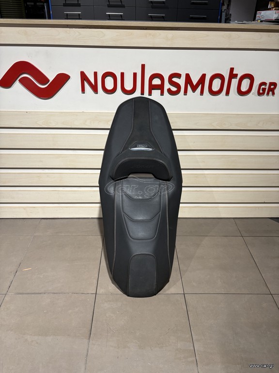 Μεταχειρισμένη σέλα για XMAX 125-300-400 TECH MAX 2019-2022