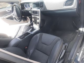Volvo 2014 S60 t4-thumb-2