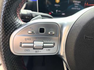 Mercedes-Benz A 180 2018 d AMG 7G-DCT-thumb-40