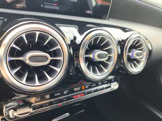 Mercedes-Benz A 180 2018 d AMG 7G-DCT-thumb-59
