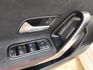 Mercedes-Benz A 180 2018 d AMG 7G-DCT-thumb-30