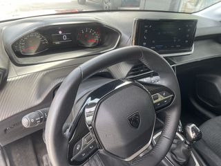 Peugeot 208 2025 1.2 PURETECH 100 STYLE-thumb-8