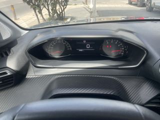 Peugeot 208 2025 1.2 PURETECH 100 STYLE-thumb-10