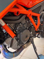 KTM 1290 Super Duke R 2020-thumb-7