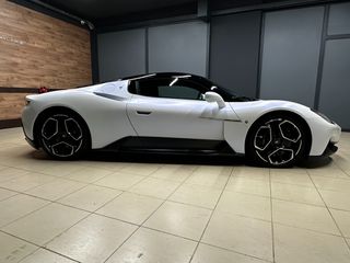 Maserati MC20 2021-thumb-2