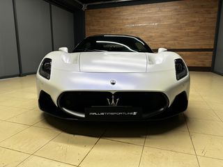 Maserati MC20 2021-thumb-4